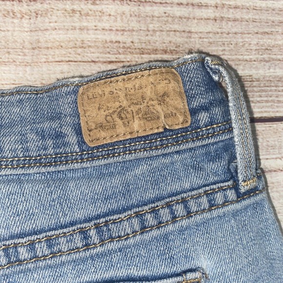 Vintage Levis Shorts Womens 12 Reg 98% Cotton Denim Mom Rise Shorts - Picture 4 of 14